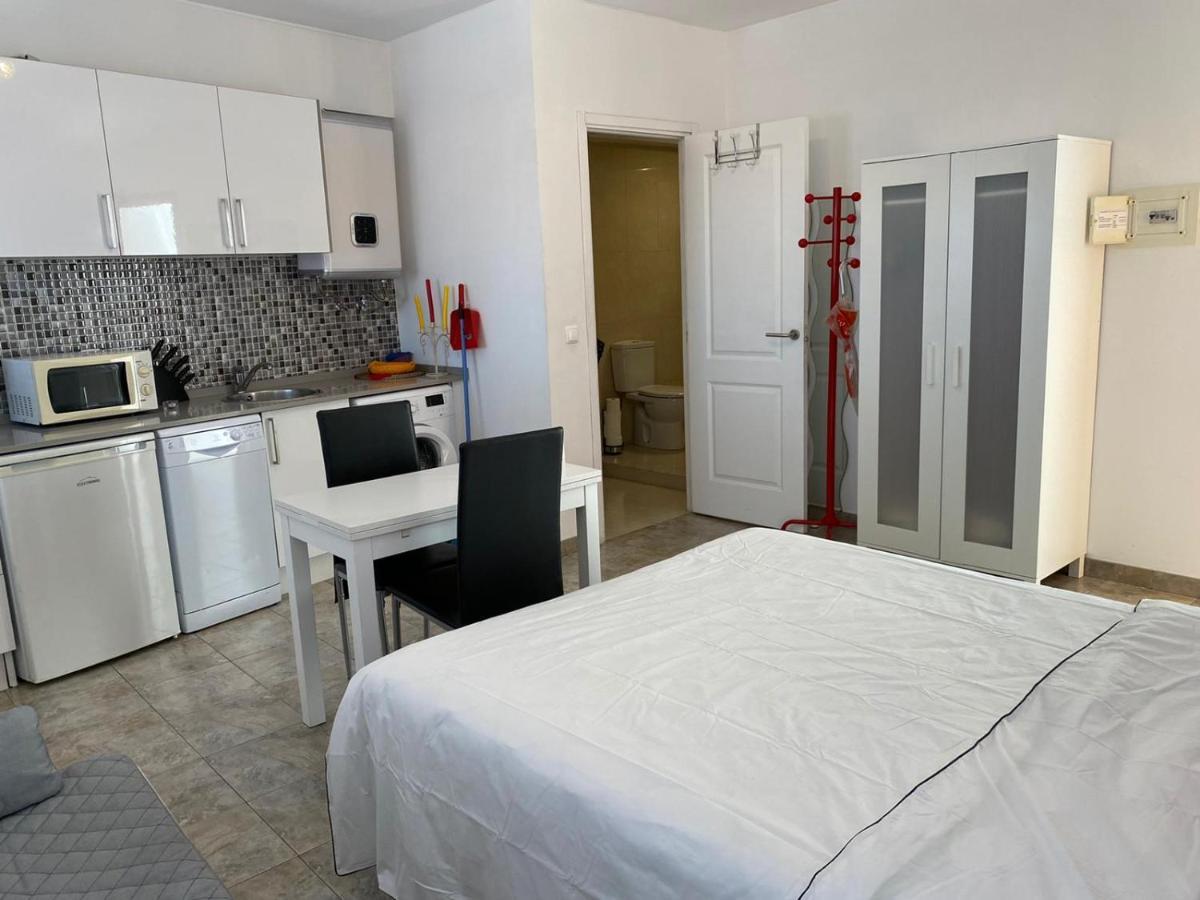 Alfama With Balcony Apartamento *
