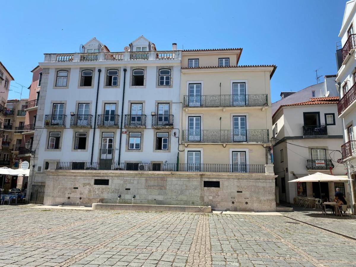 Alfama With Balcony Apartamento *
