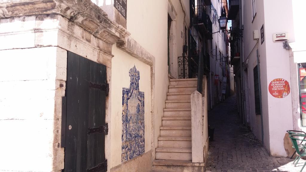 Alfama With Balcony Apartamento